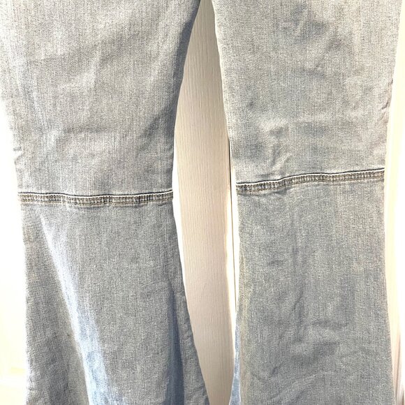 Forever 21-NWT-Traffic Jeans Wear-Sz 13.-Stretch Denim Long Bell Bottom-Distress - Picture 8 of 14
